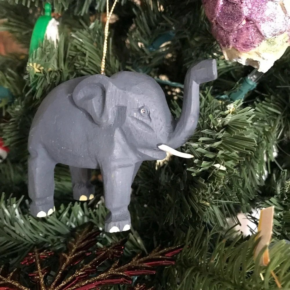 ❤️Vintage Elephant Hand Carved Christmas Ornament